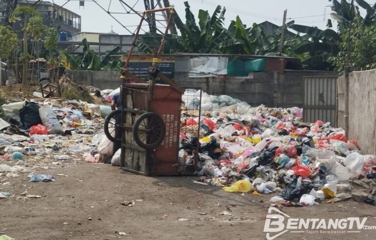 Keluhkan Persoalan Sampah, Warga Duren Village Desak Wali Kota Tangerang Turun Tangan