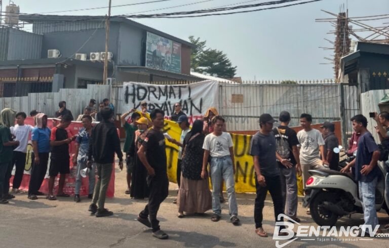 Tak Ada Klarifikasi soal Spanduk Kontroversial, FMB dan BENTANG Siapkan Aksi Jilid II serta Minta Ombudsman dan BPKP Banten Mengusut